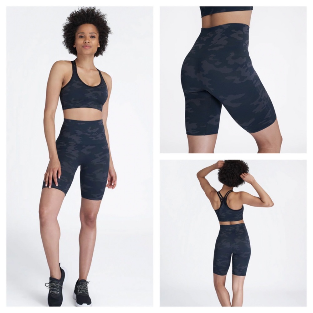 Spanx Look at Me Now Seamless Camo Black Grey Bike Shorts Women’s Size Large